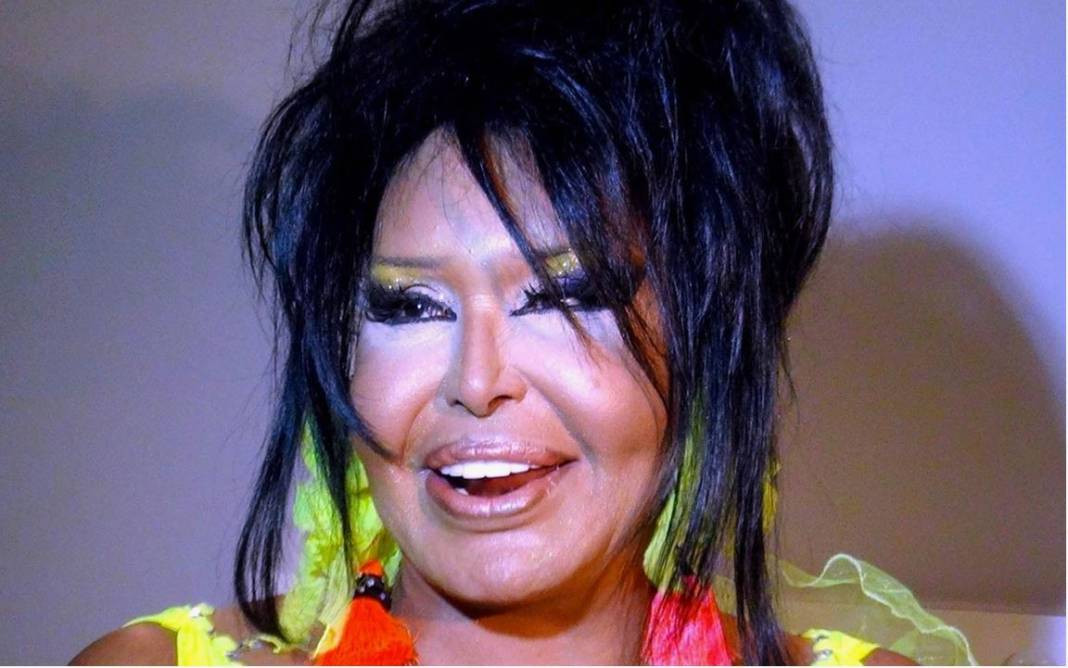 Türk Müziğinin divası Bülent Ersoy makyajsız yakalandı! Görenler tanıyamadı - Resim: 18